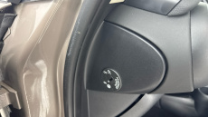 MINI Hatchback 1.5 Cooper Classic 3dr Auto [Comfort/Nav Pack] Petrol Hatchback